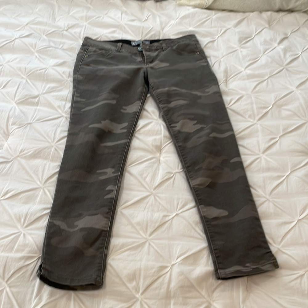 Wit & Wisdom camo ankle pants